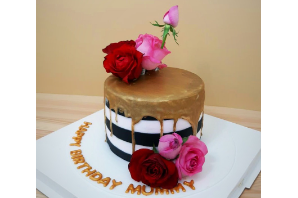 Cakes with Natural Flowers