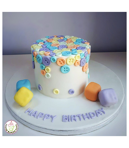 Buttons Themed Cake 01a