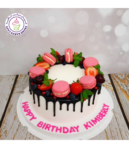 Cake with Berries & Macarons 03