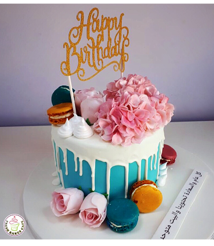 Cake with Natural Flowers & Macarons 01a