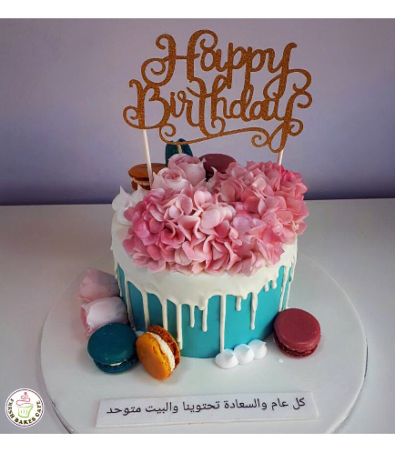 Cake with Natural Flowers & Macarons 01b