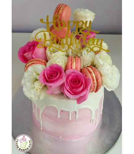 Cake with Natural Roses & Macarons 01