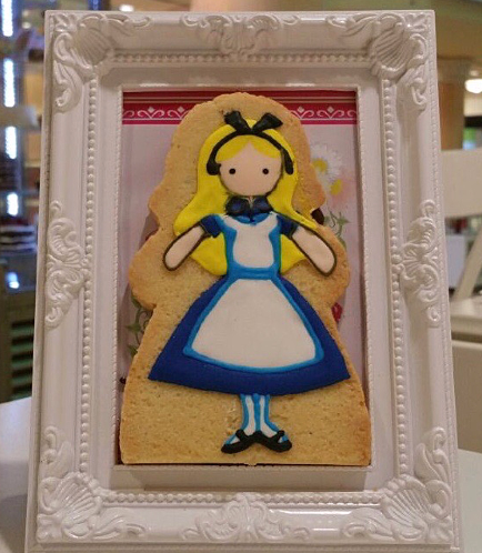 Cookie in Frame 01