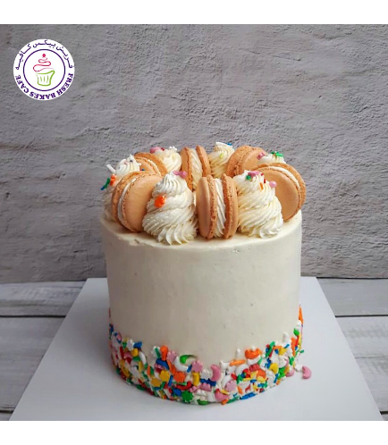 Funfetti Cake with Macarons 01