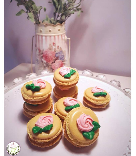 Macarons with Roses 01