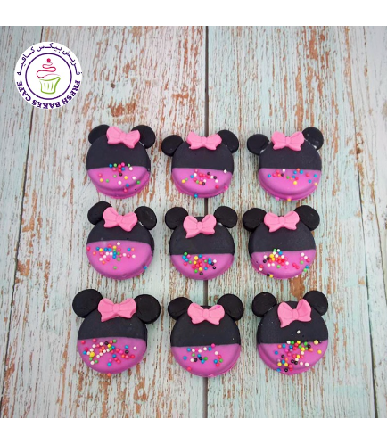 Minnie Mouse Themed Chocolate Covered Oreos