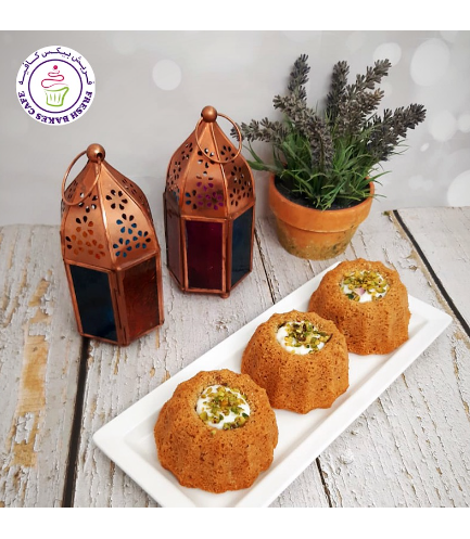 Desserts - Cakes - Pistachio Cakes with Muhalabiya Filling - Minis