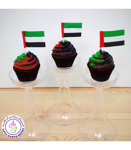 Cupcakes - Flag Colors - Cream Piping with Flag Topper 01